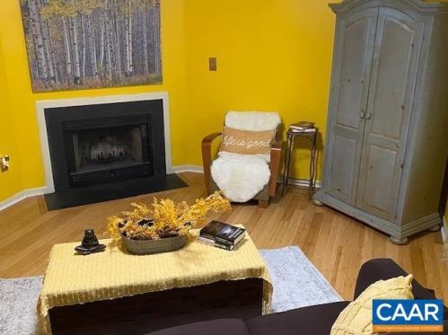 960 Towne Ln, Charlottesville, VA 22901-7002