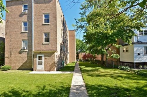 2627 Estes Ave, Chicago IL  60645-3205 exterior