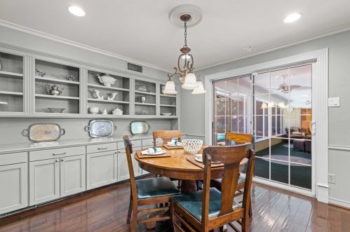 6127 Dilbeck Ln, Dallas TX  75240-5350 exterior