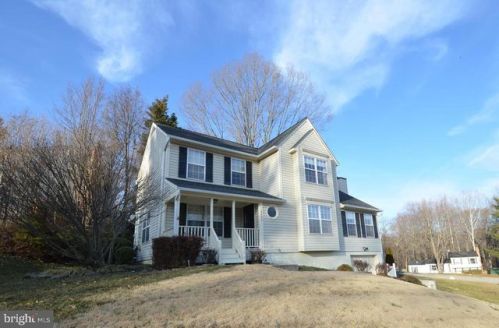 8680 Young Ct, Springfield, VA 22153-2253