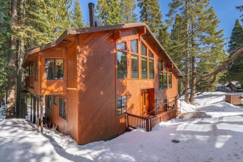 14120 Davos Dr, Truckee, CA 96161-6507