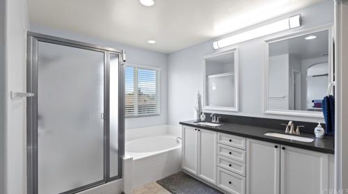 12741 Royal Palm Ln, Riverside CA  92503-7077 exterior