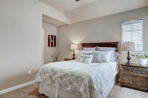 108 Ferrule Dr, Uhland TX 78640-8008 exterior