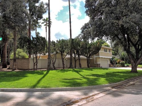 2308 Deerhorn Dr, Riverside, CA 92506-3417