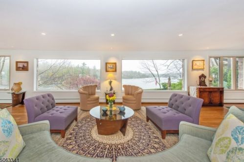 123 Demarest Rd, Bloomingdale, NJ 07403-1404