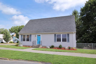 66 Union St, Huntington, CT 06484-6046