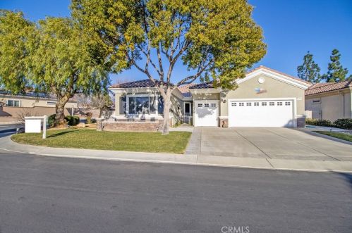 1584 Castle Pines Ln, Beaumont, CA 92223-8520
