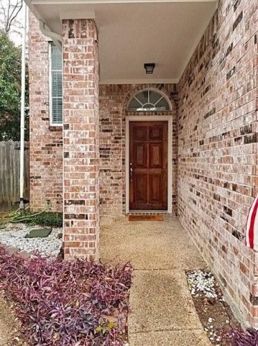 8771 Halstead Ct, Dallas, TX 75243-8088