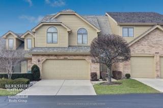 8444 Evergreen Ln, Oak Brook, IL 60561-8401