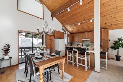 11400 Sitzmark Way, Truckee CA  96161-6129 exterior