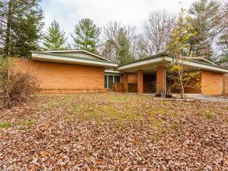 56 Ammons Dr, Fletcher, NC 28732-9219