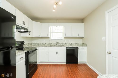 206 Oak Cir, Stockbridge GA  30281-3312 exterior