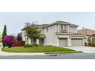 1071 Faulkner St, Salinas, CA 93906-4628