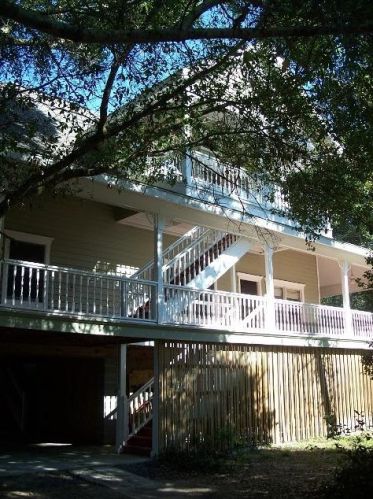 12 Chapman Ave, Isle Of Palms SC  29451-2414 exterior