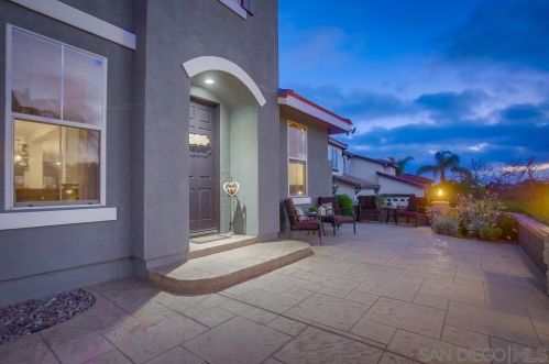 5057 Bella Collina St, Oceanside CA  92056-1924 exterior