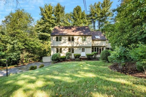 52 Browning Ave, Nashua, NH 03062-2417