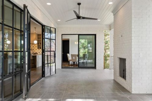 2731 Arden Rd, Atlanta GA  30305-1913 exterior