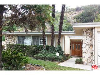 3308 Emerald Isle Dr, Glendale CA  91206-1112 exterior