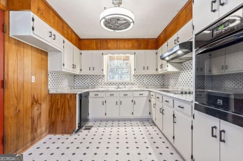 4898 Highway 155, Stockbridge GA  30281-2324 exterior