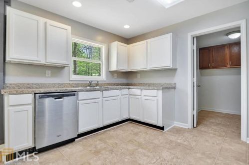 180 Scott Blvd, Stockbridge GA 30281-3855 exterior