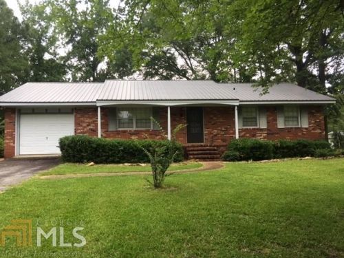 435 Lake Dr, Manchester, GA 31816-5013