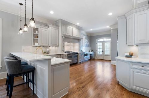 555 Glenmanor Ct, Atlanta GA  30328-4270 exterior