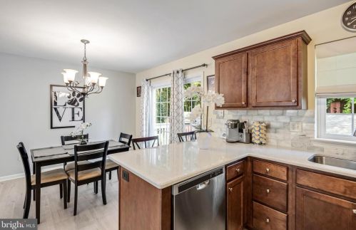 319 Devon Dr, Lancaster PA  17603-4609 exterior