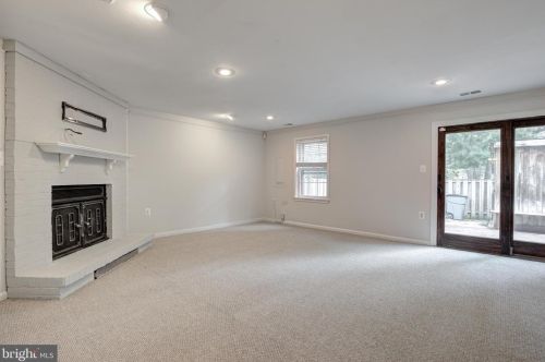 5601 Castlebury Ct, Springfield VA  22015-1883 exterior