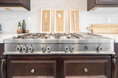 7756 Kingdom Dr, Riverside CA  92506 exterior