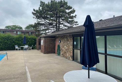 235 Mill Rd, Addison IL  60101-2470 exterior