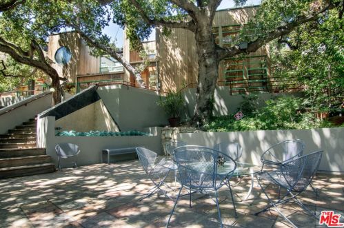 3937 Sumac Dr, Van Nuys, CA 91403-4639