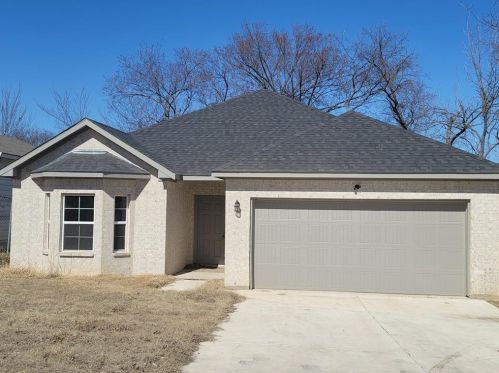 1233 Powell Ave, Fort Worth TX  76104-6104 exterior