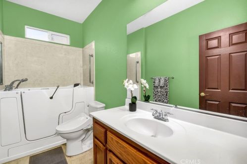 2994 La Vina Cir, Los Banos CA  93635-9497 exterior