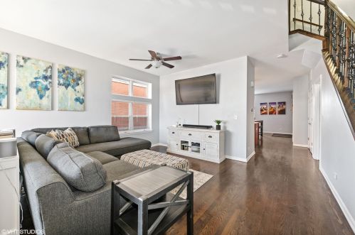 1902 Lockwood Ave, Chicago, IL 60639-4381