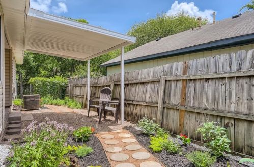 718 Dulwich St, Austin TX  78748-6512 exterior