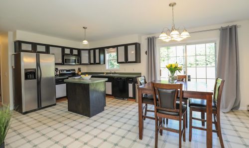 895 Mason Rd, Wilton, NH 03086-5946