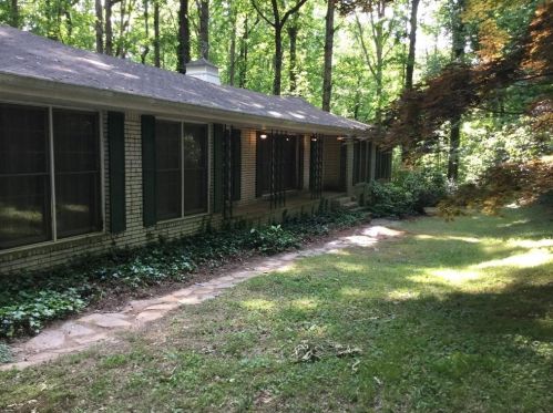285 Hembredge Dr, Holly Springs, GA 30115-9049