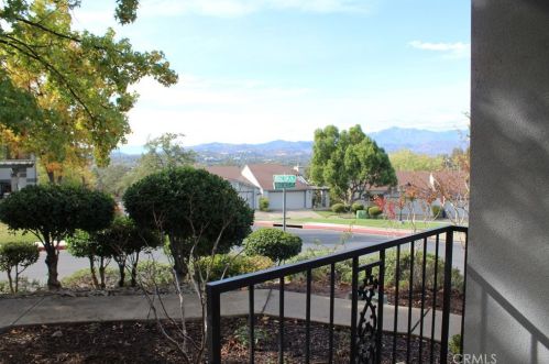 488 Ridgecrest Trl, Redding, CA 96003-3274
