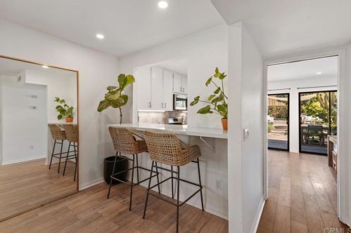2467 Caminito Ocean Cv, Cardiff By The Sea CA  92007-2225 exterior