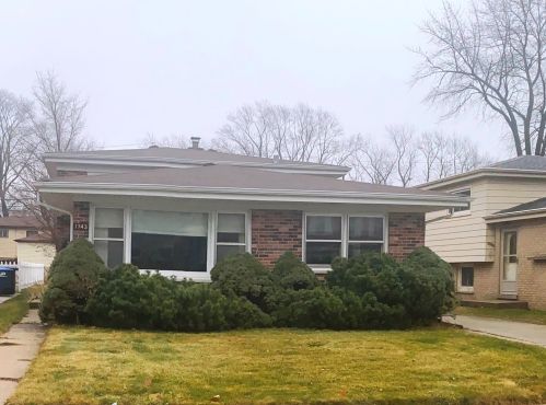 1743 Orchard St, Des Plaines, IL 60018-2260