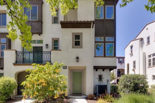 125 Fairchild Dr, Mountain View, CA 94043-2014