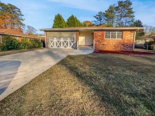 6578 Pleasant Valley Dr, Morrow, GA 30260-2555