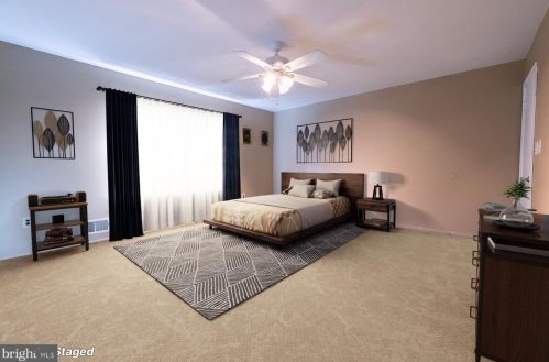 38 Catbird Ct, Trenton NJ 08648-2045 exterior