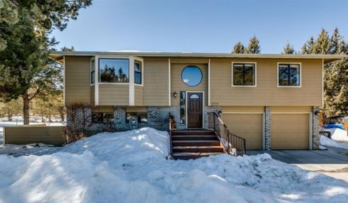 1111 Palmwood Ct, Bend, OR 97702-2335