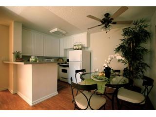 5351 San Vicente Blvd, Los Angeles CA  90019-2693 exterior