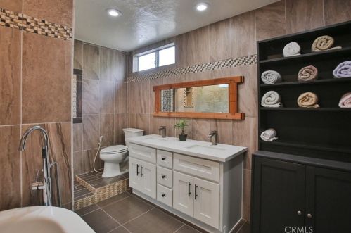 2310 San Lorenzo Ave, Santa Ana CA 92704-6039 exterior