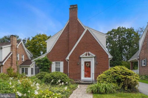 19 Russell St, York, PA 17402-2340
