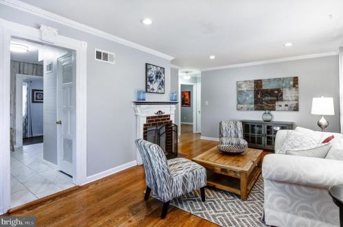 3143 Annandale Rd, Falls Church, VA 22042-4243