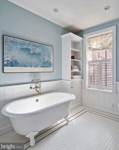 1812 Delancey Pl, Philadelphia PA  19103-6612 exterior