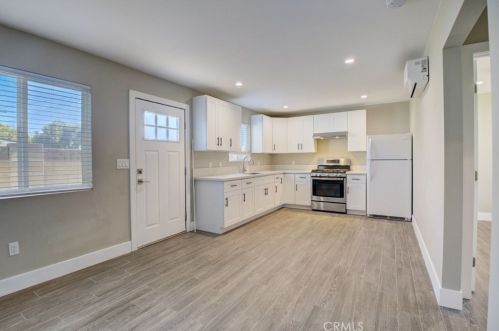 1518 Cochran St, Simi Valley CA 93065-2047 exterior